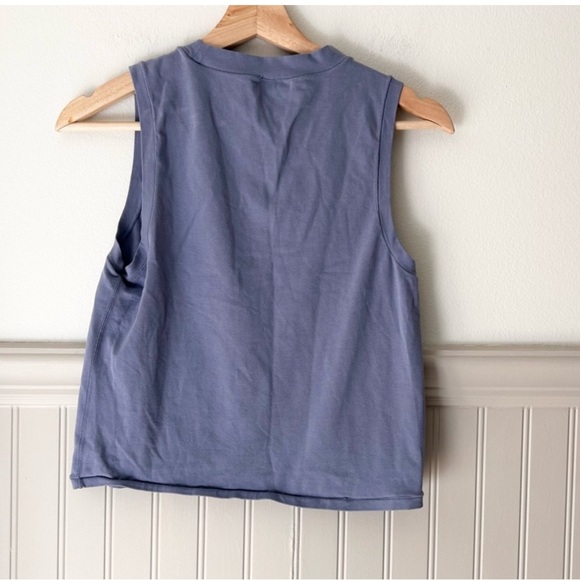 Yogalicious Size Large Purple Lavender Sleeveless Crop Top - Picture 3 of 3